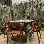 Cortile Banchi Vecchi